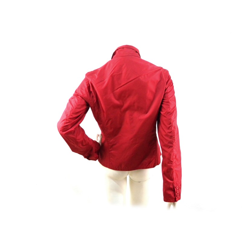 Extra light short cut women's jacket with matching buttons.