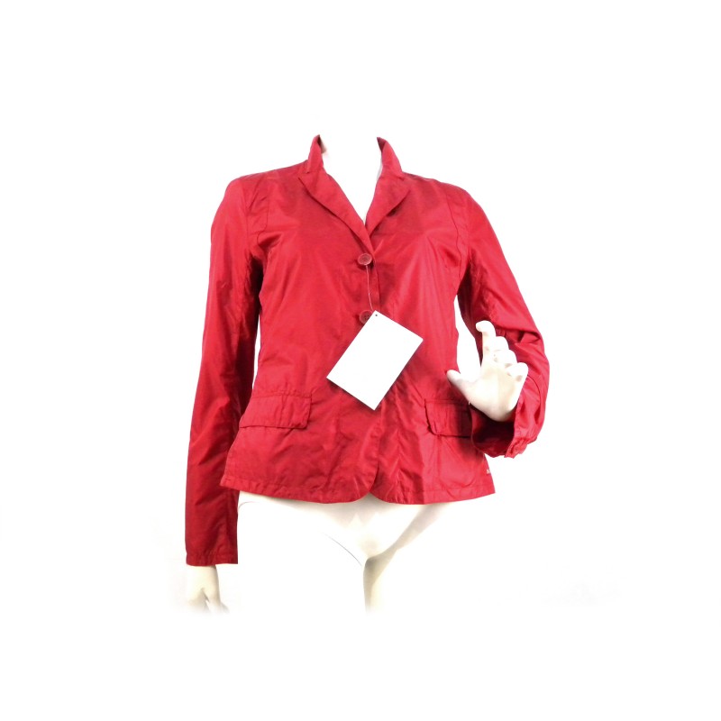 Extra light short cut women's jacket with matching buttons. Extra light short cut women's jacket with matching buttons.