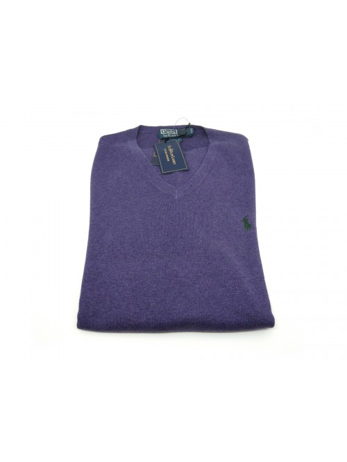 Slim Fit men's shirt, V-neck. Slim Fit men's shirt, V-neck.