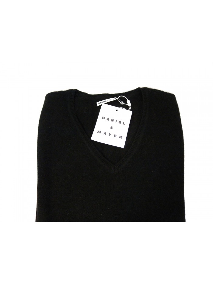Woman art.WM0112 sweater, 100% Cashmere Made in Italy, V-neck, classic cut.