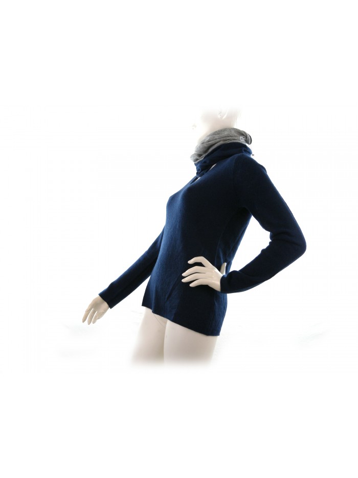 Women's shirt art.W03012, 100% Cashmere Made in Italy, wide V-neck