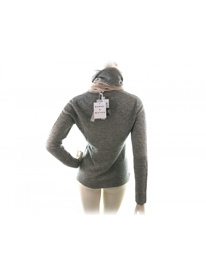 Maglia donna art.W03012, 100% Cashmere Made in Italy, collo a V largo