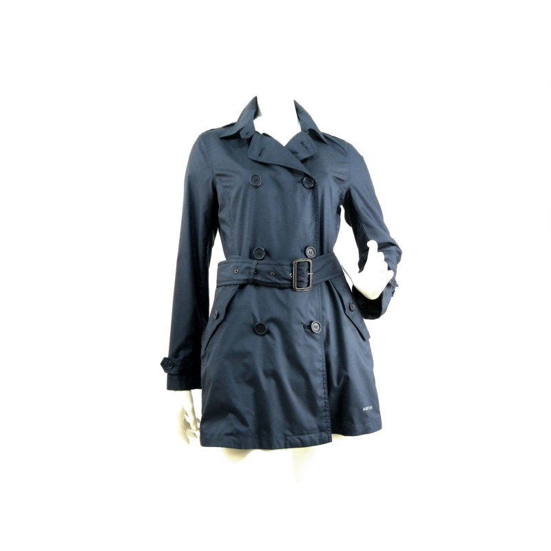 Giacca Donna Impermeabile Pipillotta doppio petto chiusura zip e bottoni con cintura vita regolabile. Giacca Donna Impermeabile Pipillotta doppio petto chiusura zip e bottoni con cintura vita regolabile.