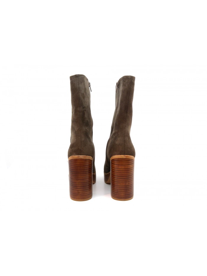 Police 883 Woman shoe art. Mina Black Board Cast