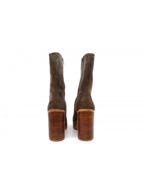 Police 883 Woman shoe art. Mina Black Board Cast