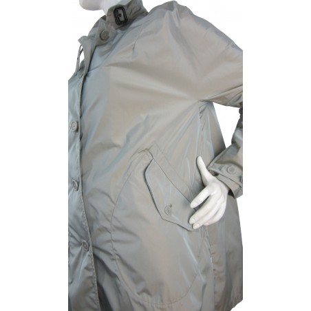 Giacca Donna Impermeabile Francese collo modello camicia con bottoni a tinta.