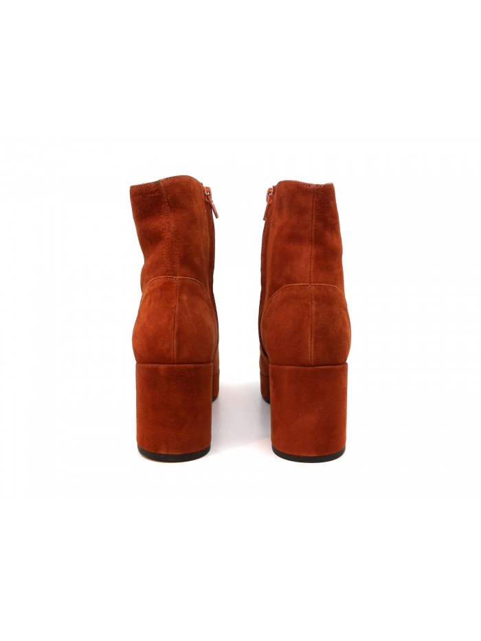 PF16 Woman shoe art. 92 Carmina Stone