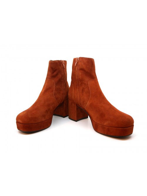 PF16 Woman shoe art. 92 Carmina Stone