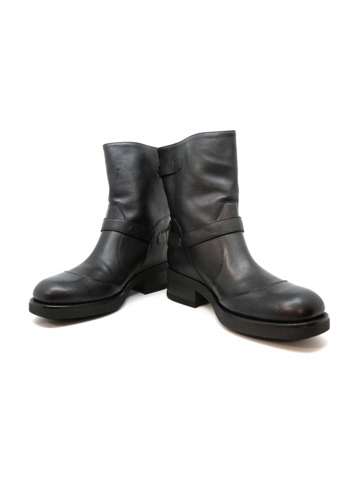 Woman shoe art. 103 Corium, Biker ankle boot with 40 mm heel, side buckles, brushed calf leather.