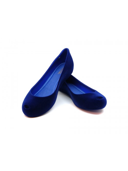Woman shoe Mod. 32200 Ultragirl Maxi Flocado, 100% recyclable Melflex material, slightly ticked with side logo.
