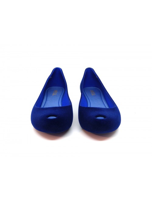 Woman shoe Mod. 32200 Ultragirl Maxi Flocado, 100% recyclable Melflex material, slightly ticked with side logo.