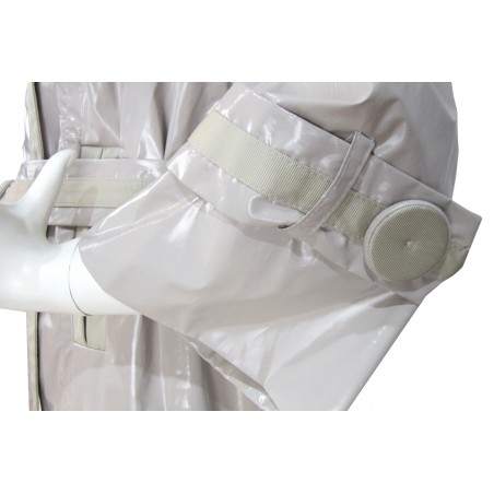 Double breasted women's jacket with 2 belt pockets and wide buttons with contrasting fabric.