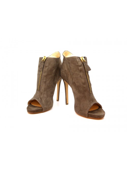 Mod. P10 Highlander women's shoe, suede leather, central closure with zip, 120 mm heel, checked.