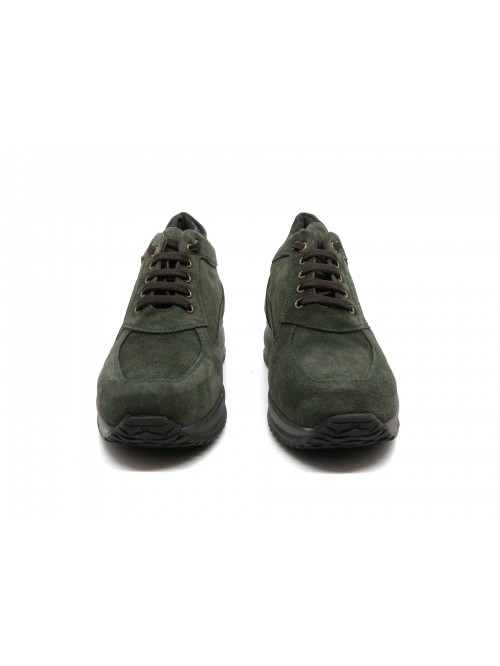 Mod. 3030NV women's laced shoe with rubber sole, round toe, Made in Italy suede leather.