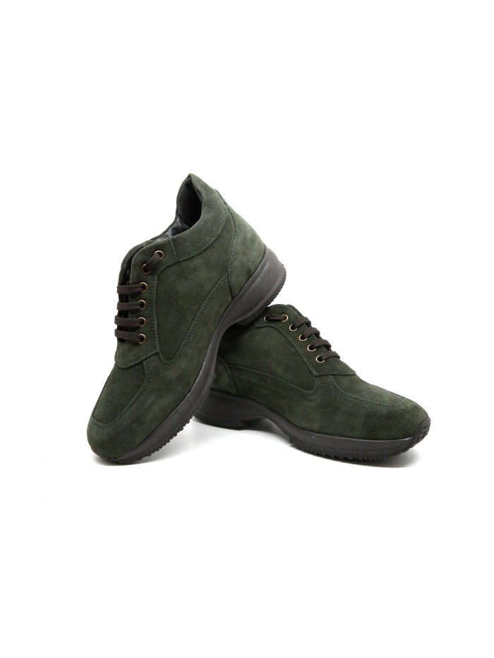 Mod. 3030NV women's laced shoe with rubber sole, round toe, Made in Italy suede leather.