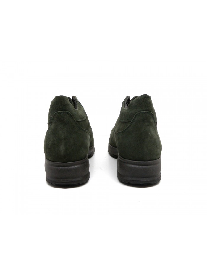 Mod. 3030NV women's laced shoe with rubber sole, round toe, Made in Italy suede leather.