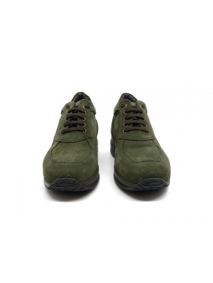 Mod. 3030 women's lace-up shoe with rubber sole, round toe, Made in Italy suede leather.