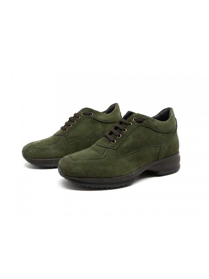 Mod. 3030 women's lace-up shoe with rubber sole, round toe, Made in Italy suede leather.