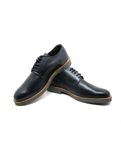 Men's shoe Art. Eliot Tamp Crust, model low polacchino, round toe, contrast piping, brushed leather Made in Italy.