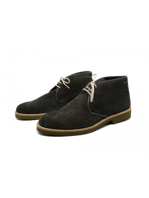 Men's shoe Art. Frank Camoscio Topo, ankle boot, round toe, contrast laces, Made in Italy suede leather.