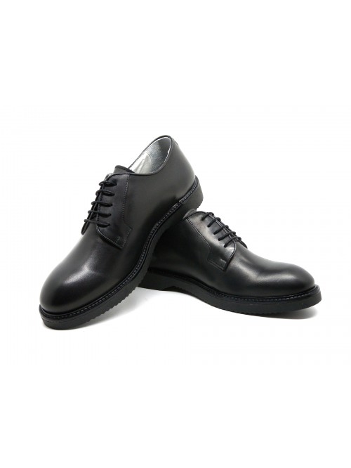 Man shoe Mod. 5170 Dover Black, regular pattern, round toe, waxed laces, brushed leather Made in Italy.