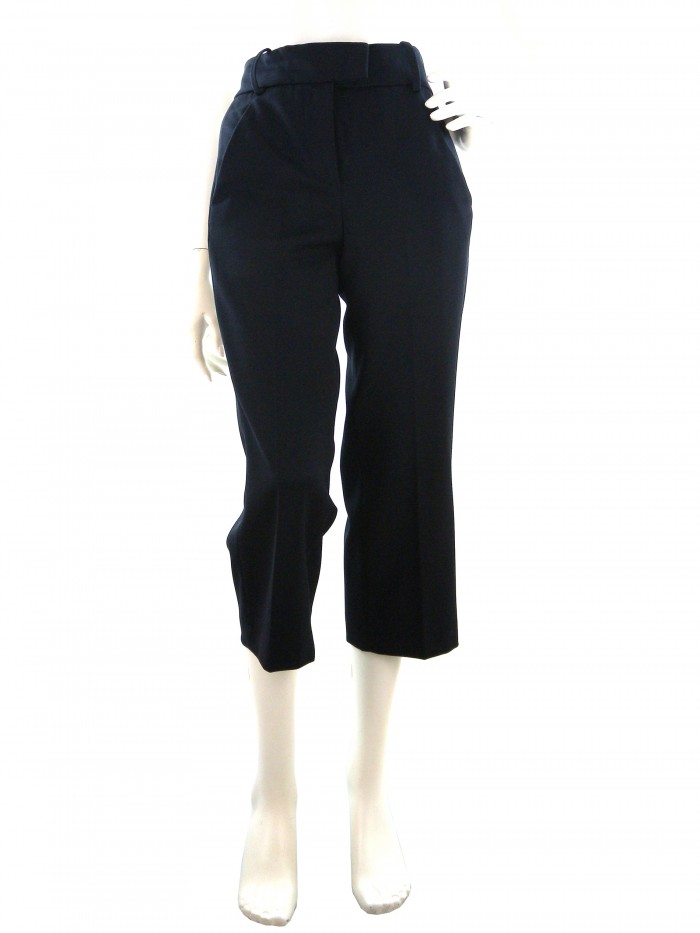 Women's trousers Mod. DP030 Ivy Blue, wide leg capri model, regular fit, pockets American model, double back pocket. Women's trousers Mod. DP030 Ivy Blue, wide leg capri model, regular fit, pockets American model, double back pocket.