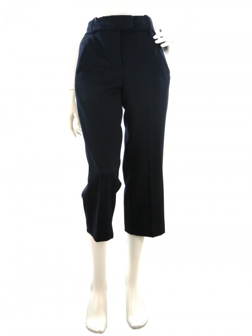 Women's trousers Mod. DP030 Ivy Blue, wide leg capri model, regular fit, pockets American model, double back pocket. Women's trousers Mod. DP030 Ivy Blue, wide leg capri model, regular fit, pockets American model, double back pocket.