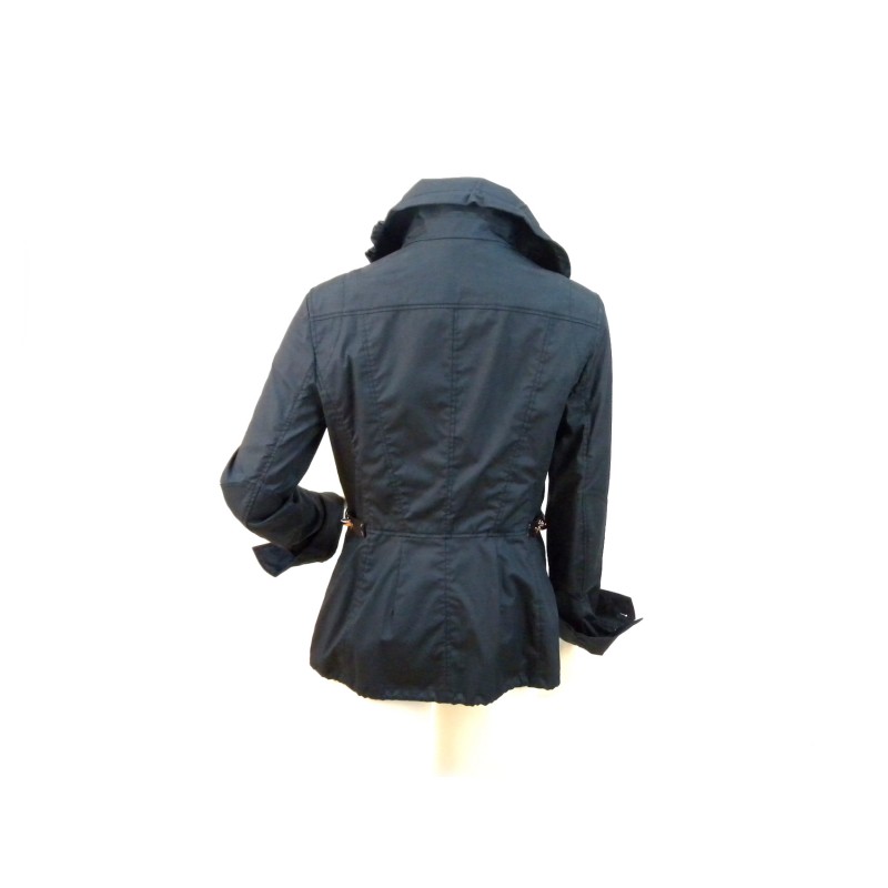 Women's jacket with drawstring at the waist and elbow patches and cuffs.