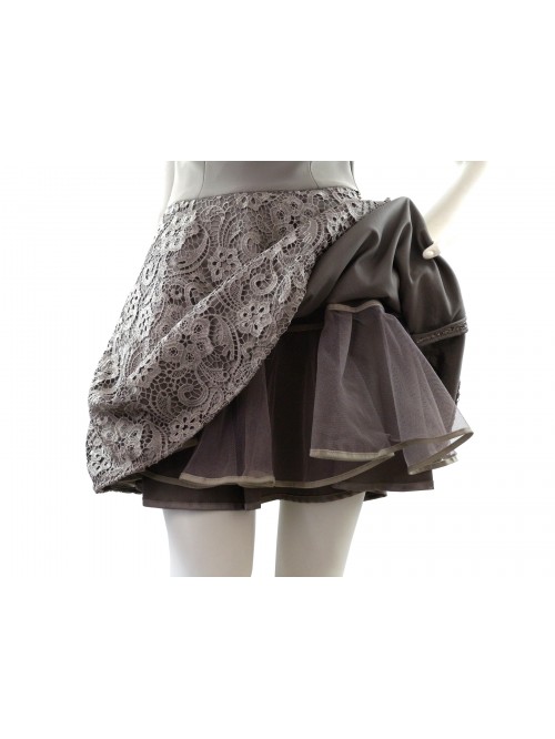 Mod. Celin woman dress, low-cut strapless model, smooth upper part and flared underside with decorative lace pattern.