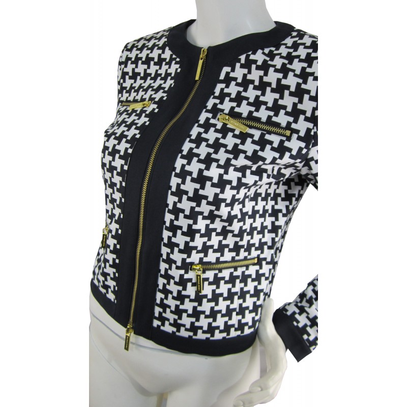 Woman short model chanel 4 pockets